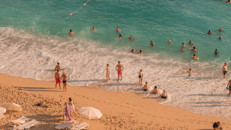 Görüntüler Antalya’dan… Sahiller doldu taştı Lorem ipsum gibi yapay