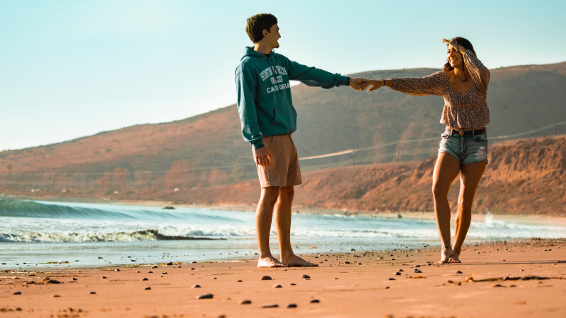 Ünlü Şarkıcı, Yeni Aşkıyla Romantik Tatilde Görüntülendi! Ünlü şarkıcı, tatilini yeni