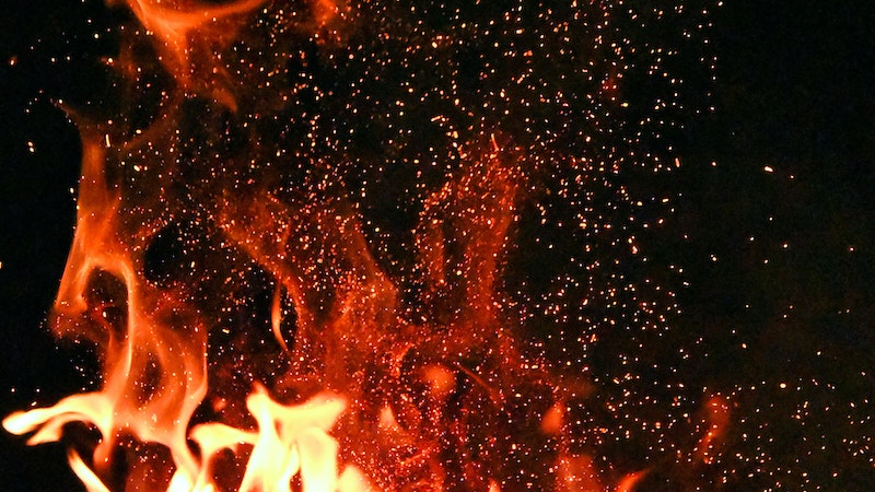 Tiyatroda yangın felaketi Adana'da bir tiyatro binasında