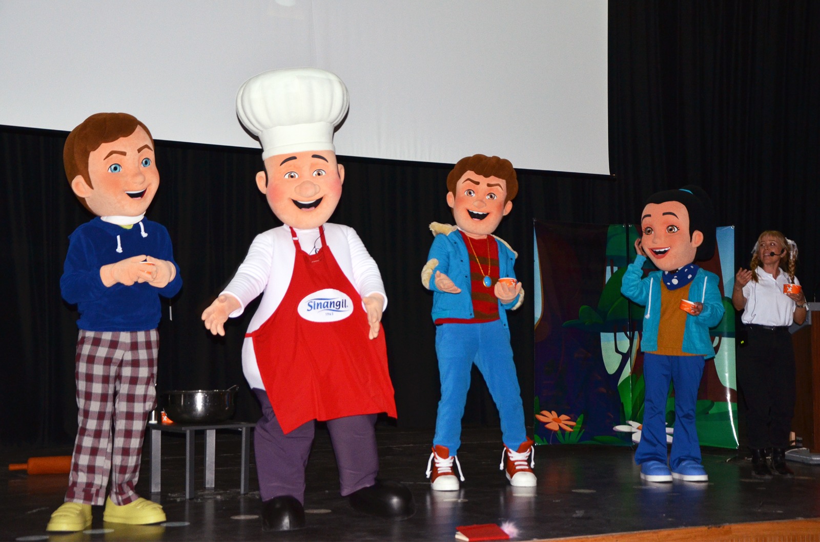 Dicle Elektrik engelleri sanatla aşıyor