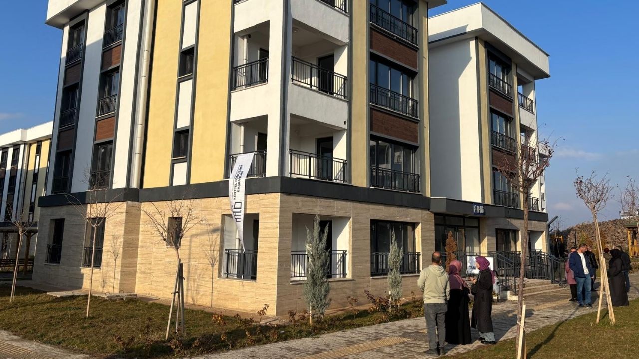 Diyarbakır’da TOKİ’nin konut ihalesine yoğun ilgi; 5 bin kişi ev hayali kurdu!