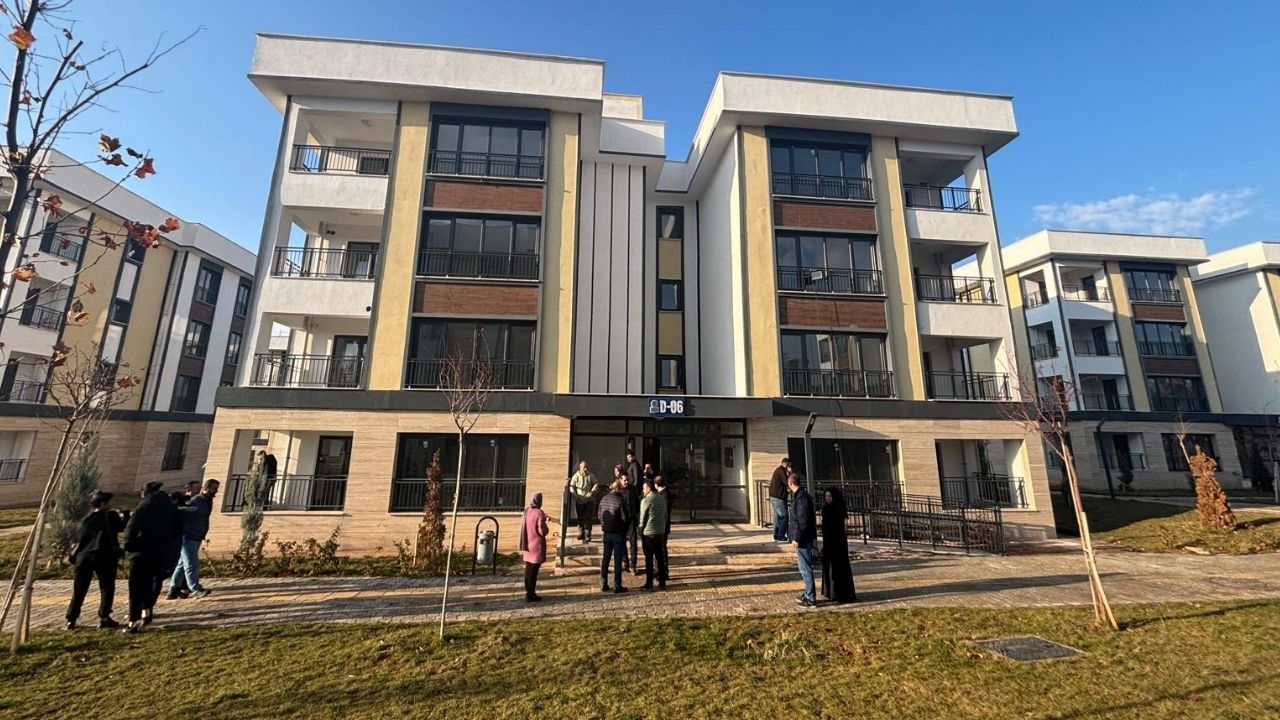 Diyarbakır’da TOKİ’nin konut ihalesine yoğun ilgi;  5 bin kişi ev hayali kurdu!