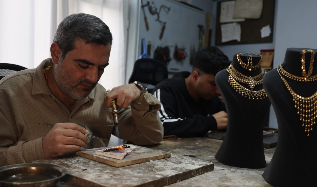 Diyarbakır’ın tescilli altın modelini elle yapan sadece 5 ustası kaldı, çırak yetişmiyor! Diyarbakır’ın asırlık tescilli ürünü