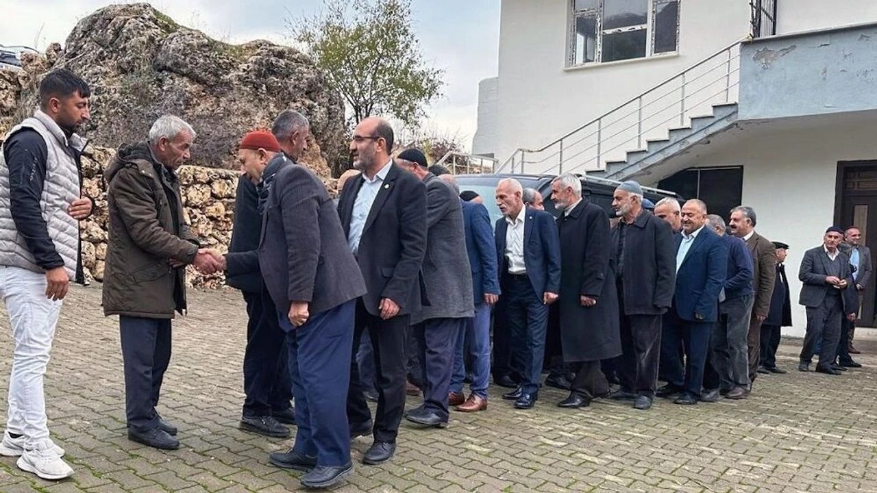 HÜDA PAR Diyarbakır’da iki husumetli aileyi barıştırdı