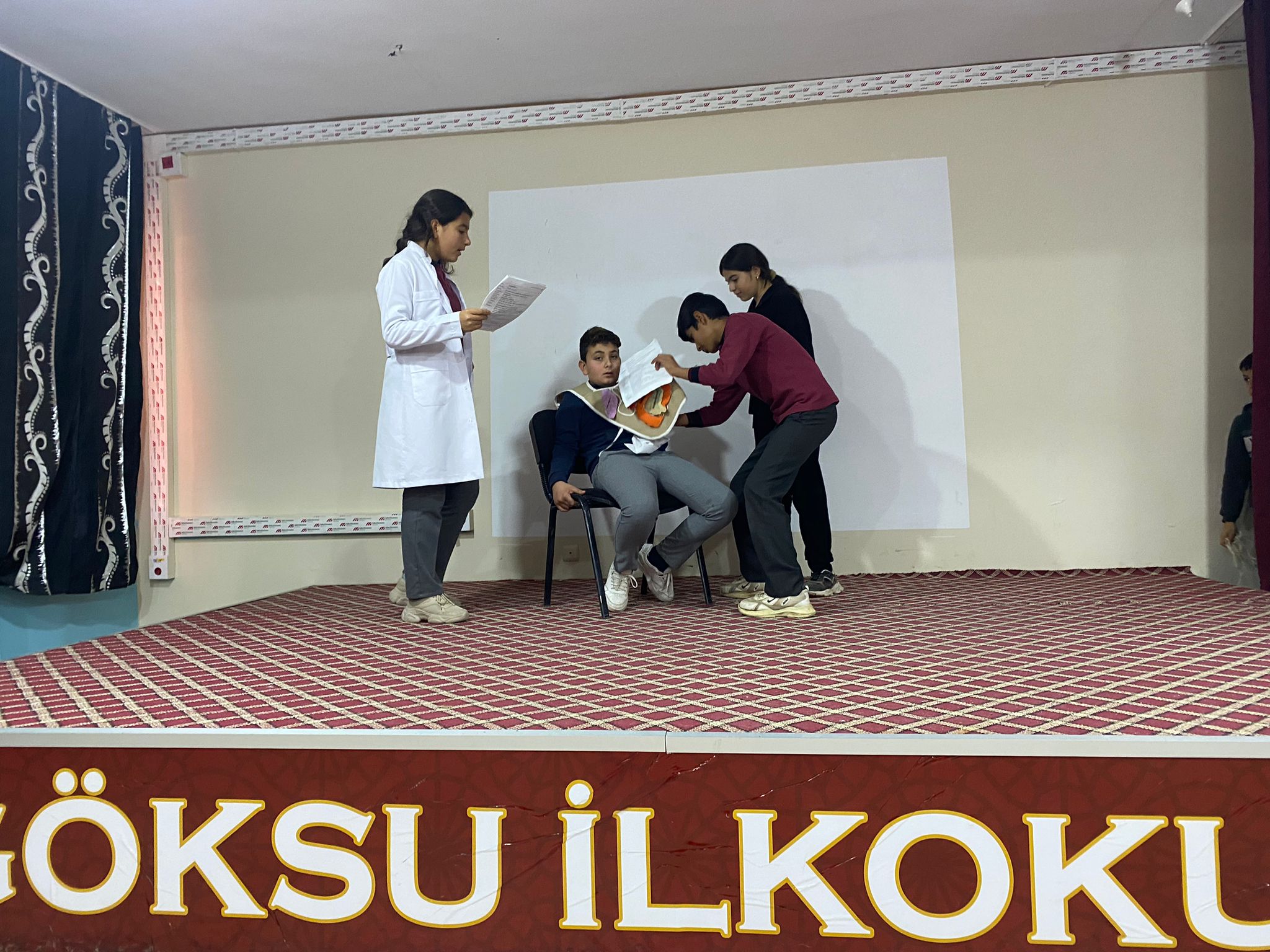 Göksu Ortaokulu’ndan örnek proje: Atıl Alan Konferans Salonuna Dönüştü!