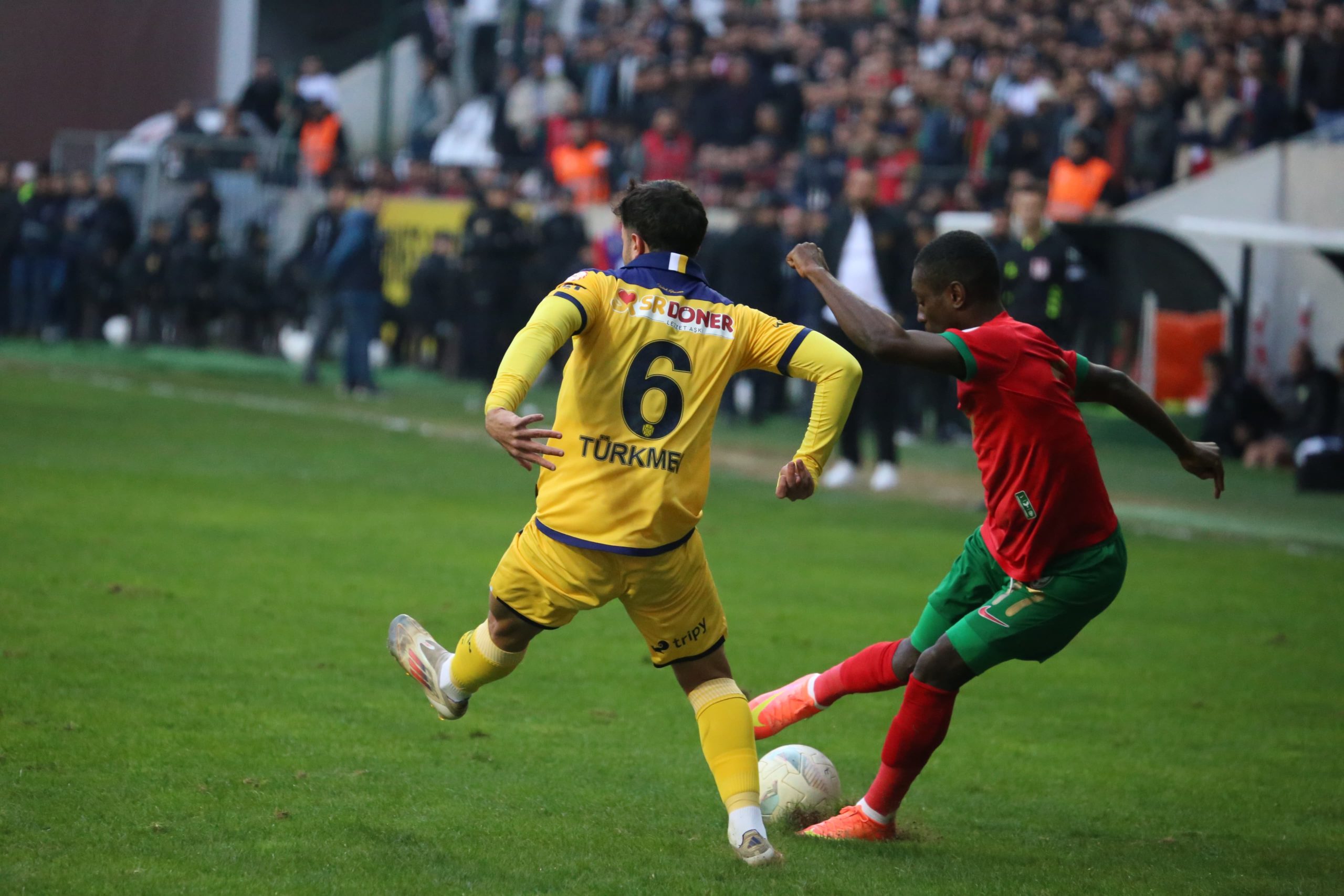 TFF 1. Lig’de mücadele eden Amedspor, Diyarbakır Stadyumu’nda Ankaragücü’nü konuk etti.