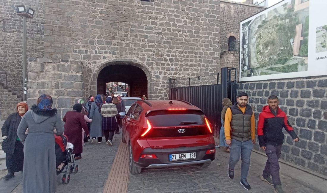 Sur’daki Hz. Süleyman Camii’nde trafik kaosu: Denetimler yetersiz! Diyarbakır'da Hz. Süleyman Camii'ne