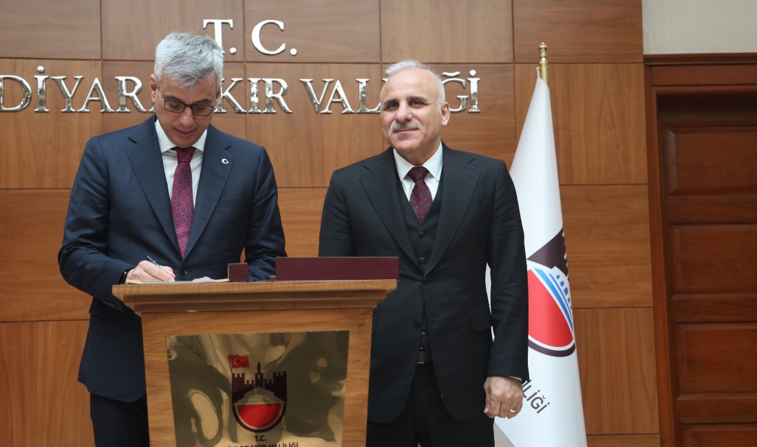 Diyarbakır Valiliğini ziyaret eden