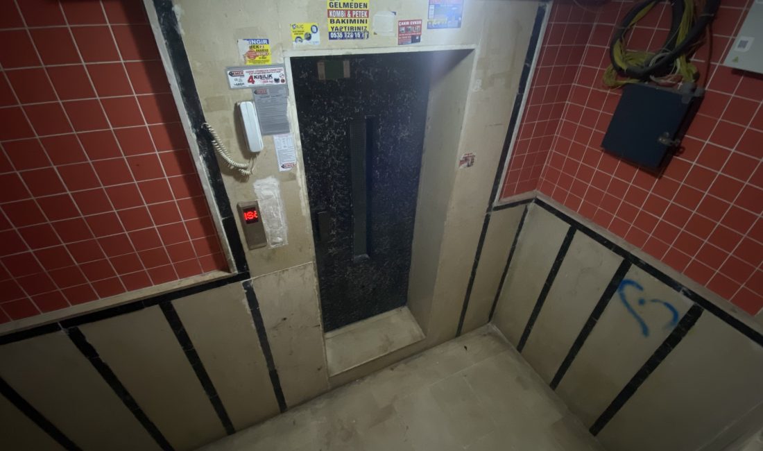 Diyarbakır’da asansör boşluğuna düşen apartman görevlisi hayatını kaybetti Diyarbakır’da bir sitenin görevlisi,