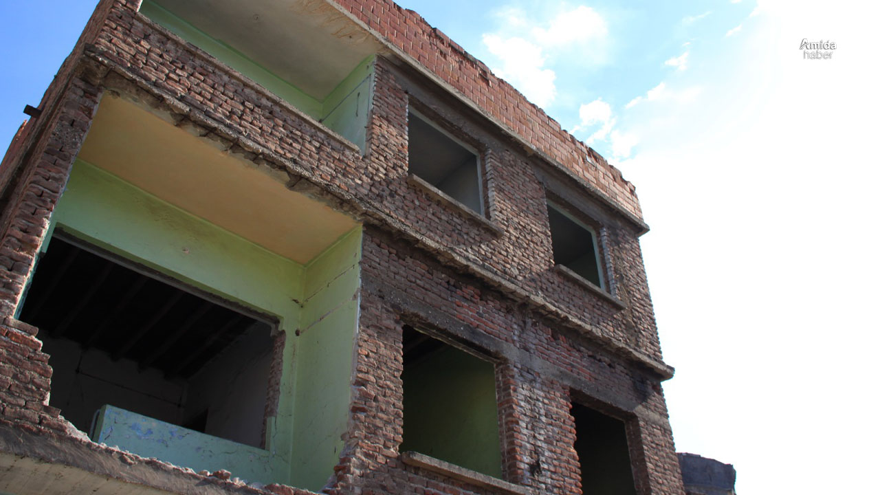 Diyarbakır’ın bu mahallesi diken üstünde!