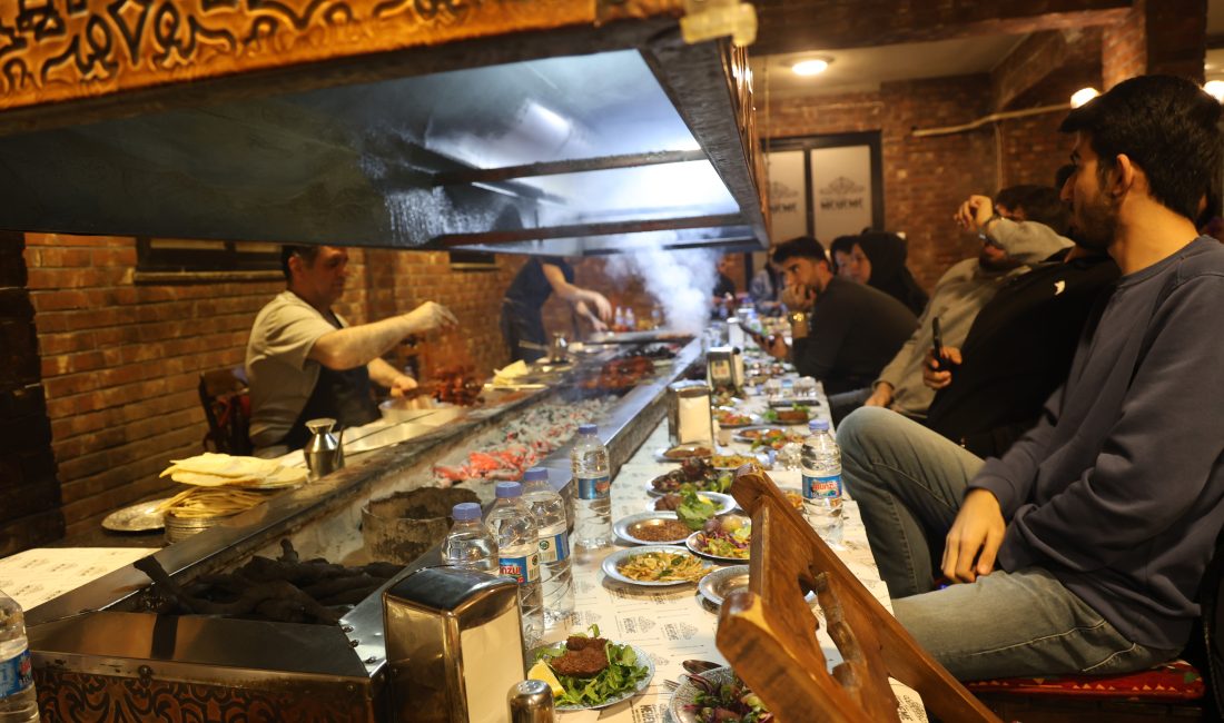 Diyarbakır'da günde üç öğün