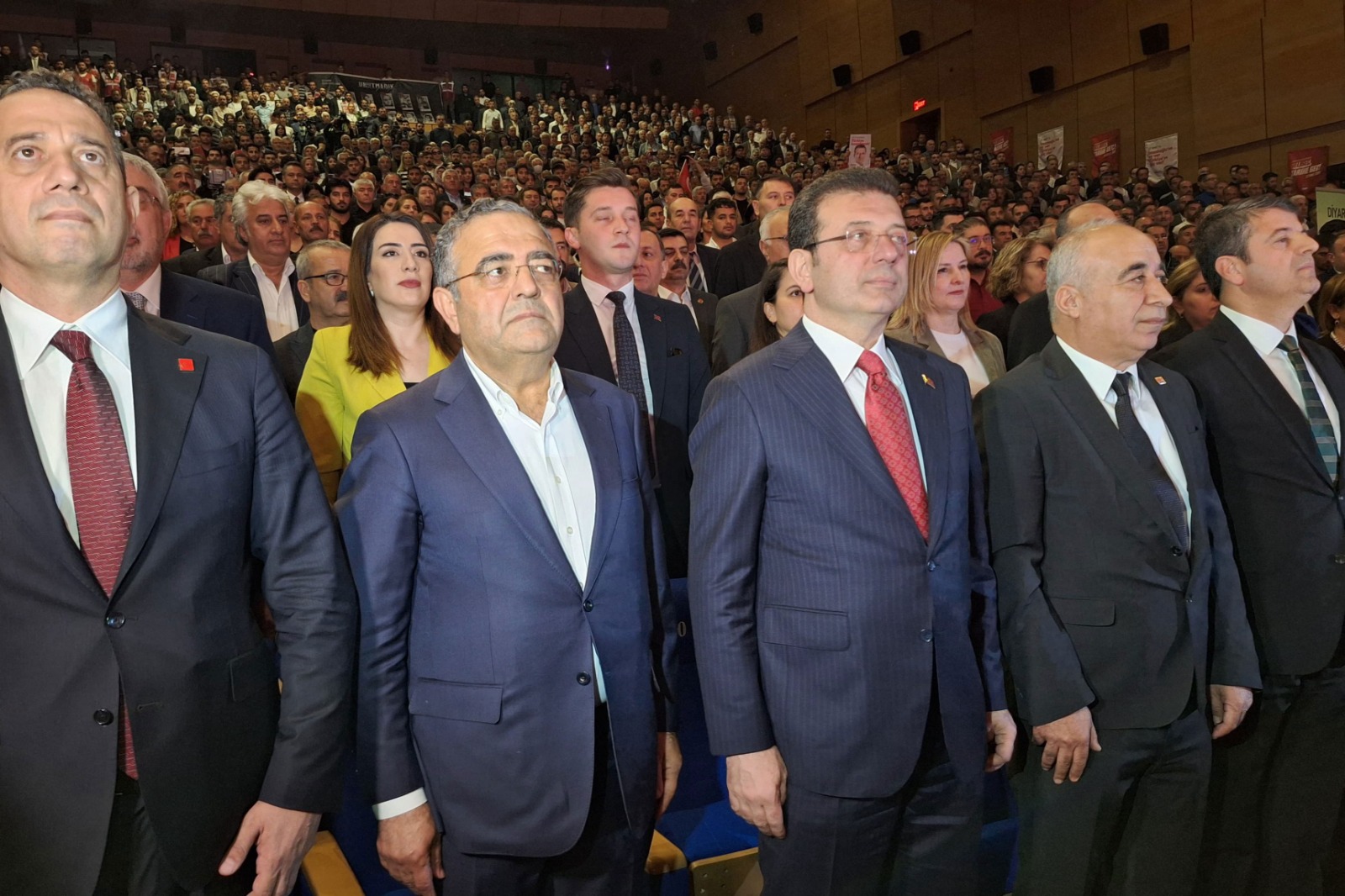 İmamoğlu’ndan Diyarbakır’da ‘yeni süreç’ mesajı: TBMM ZEMİNİNDE ÇÖZÜLMELİ