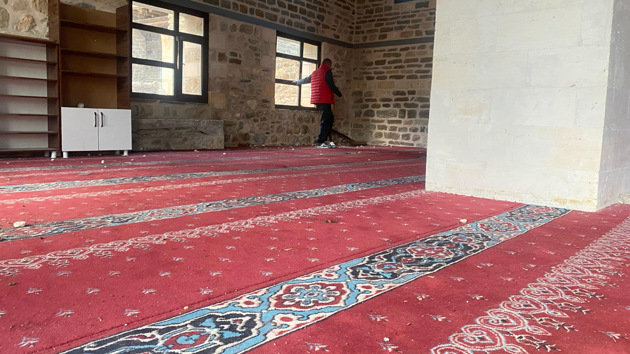 Diyarbakır'da 485 yıllık Atak Ulu Cami'nin bakımsızlığı dikkat çekiyor