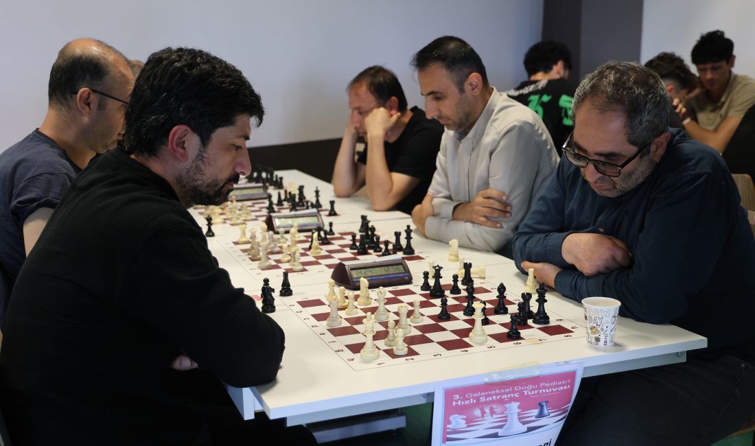 Diyarbakır'da Doğu Pediatri Derneği