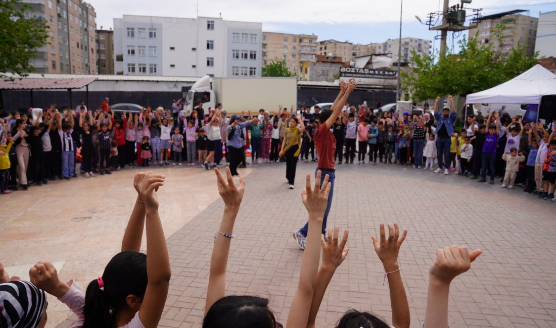 Çocuk Bahar Şenliği’ne yoğun ilgi Diyarbakır Büyükşehir Belediyesinin başlattığı