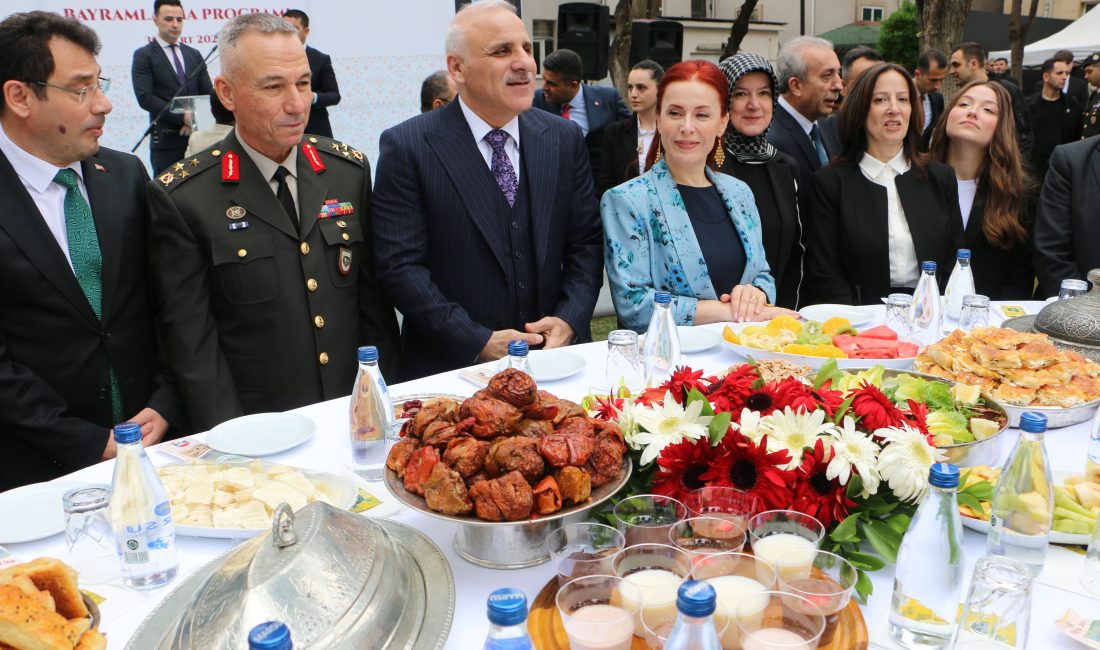 Diyarbakır Valisi Murat Zorluoğlu,