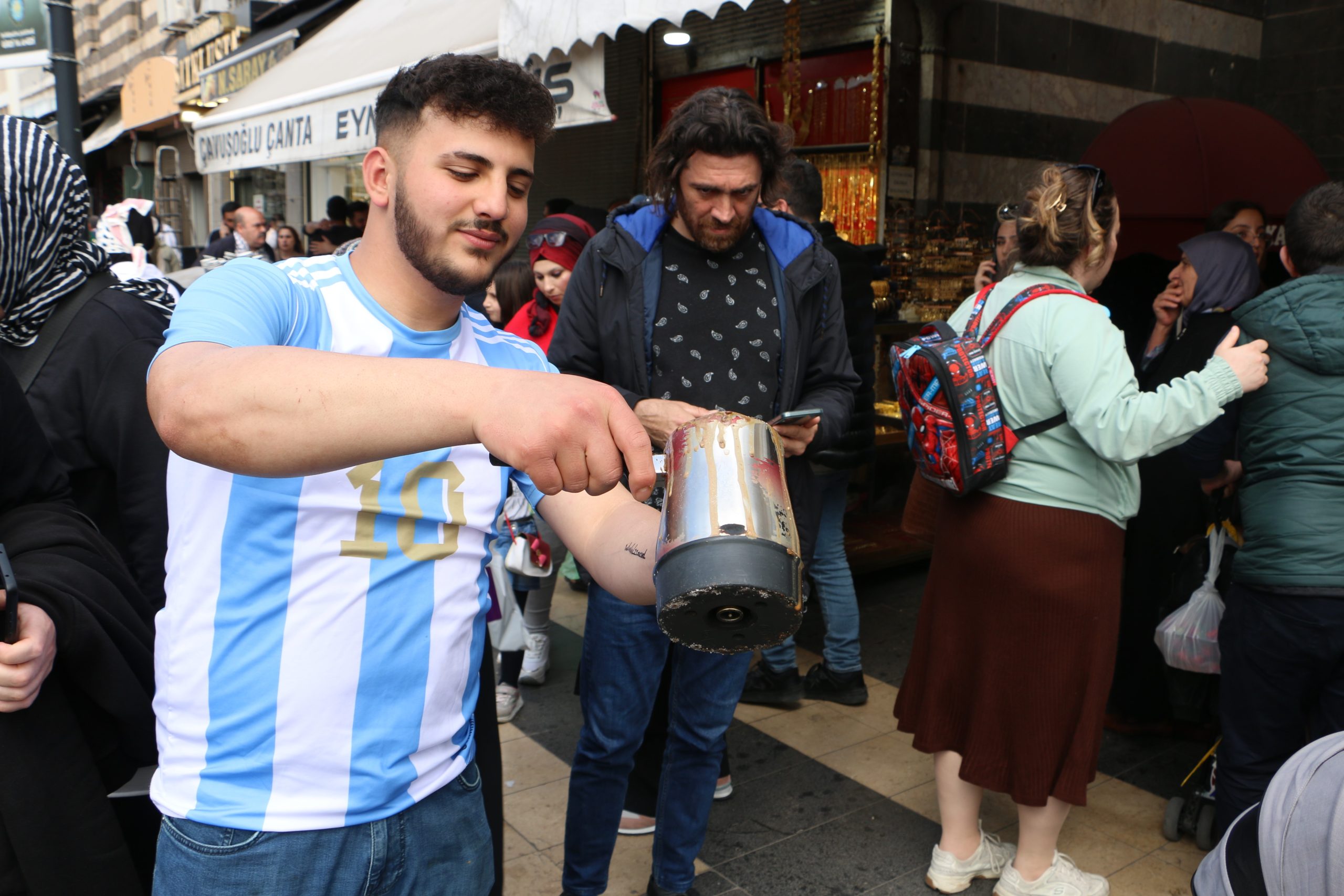 Diyarbakır esnafı 9 günlük bayram tatilinin keyfini çıkardı, yüzler güldü