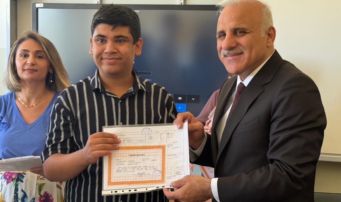 Diyarbakır’da 104 özel gereksinimli öğrenci karne heyecanı yaşadı Diyarbakır'daki Özel Eğitim Meslek