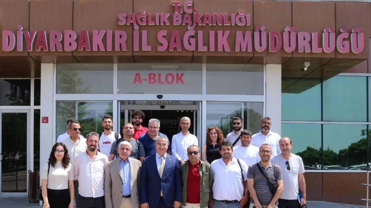 Diyarbakır İl Sağlık Müdürü Emre Asiltürk gazetecilerle bir araya geldi;  ‘Sorunlara anlık çözüm bulacağız’