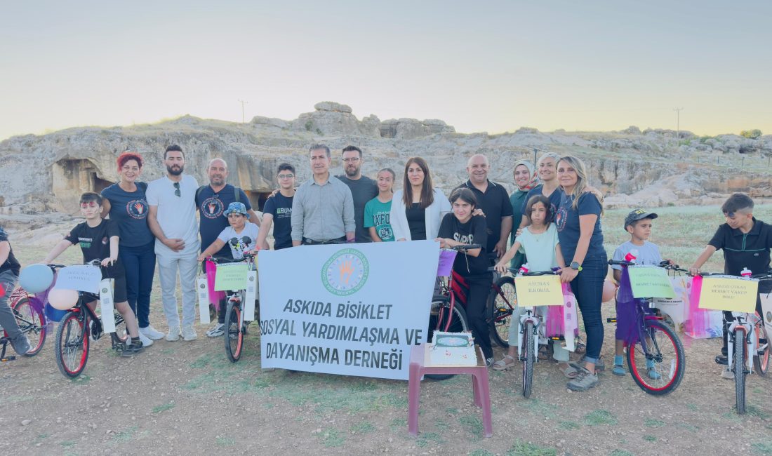 Diyarbakır’da 30 yetim ve öksüz çocuğa karne hediyesi olarak bisiklet verildi Diyarbakır'ın Ergani ilçesinde 30