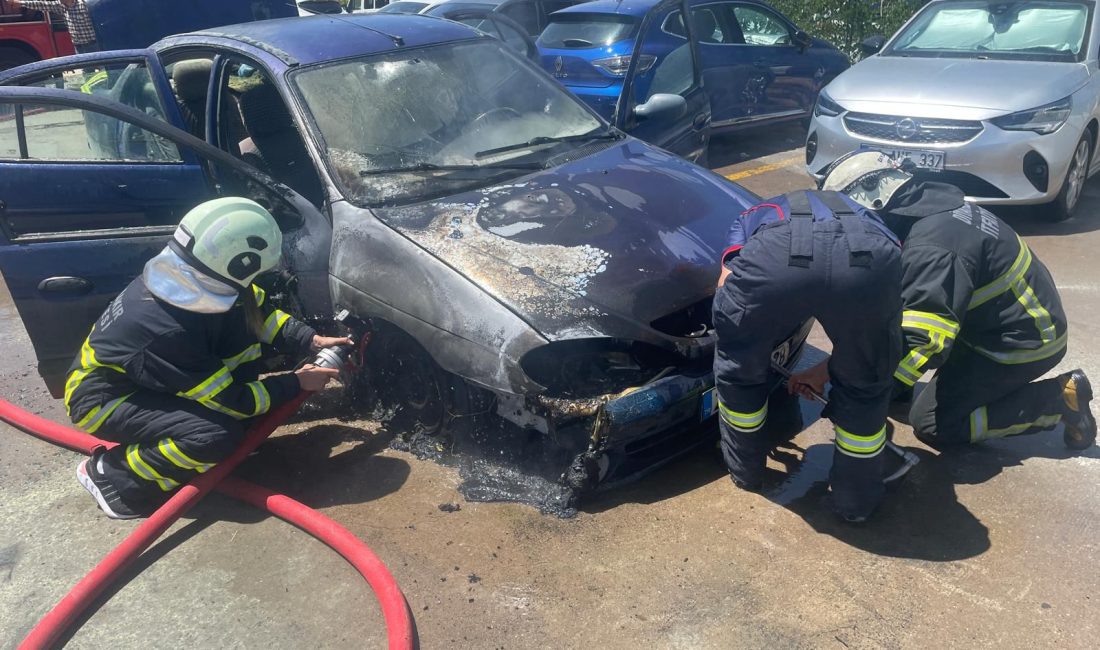 Diyarbakır’da hastane otoparkında otomobil yangını Diyarbakır'da hastane otoparkında yanan