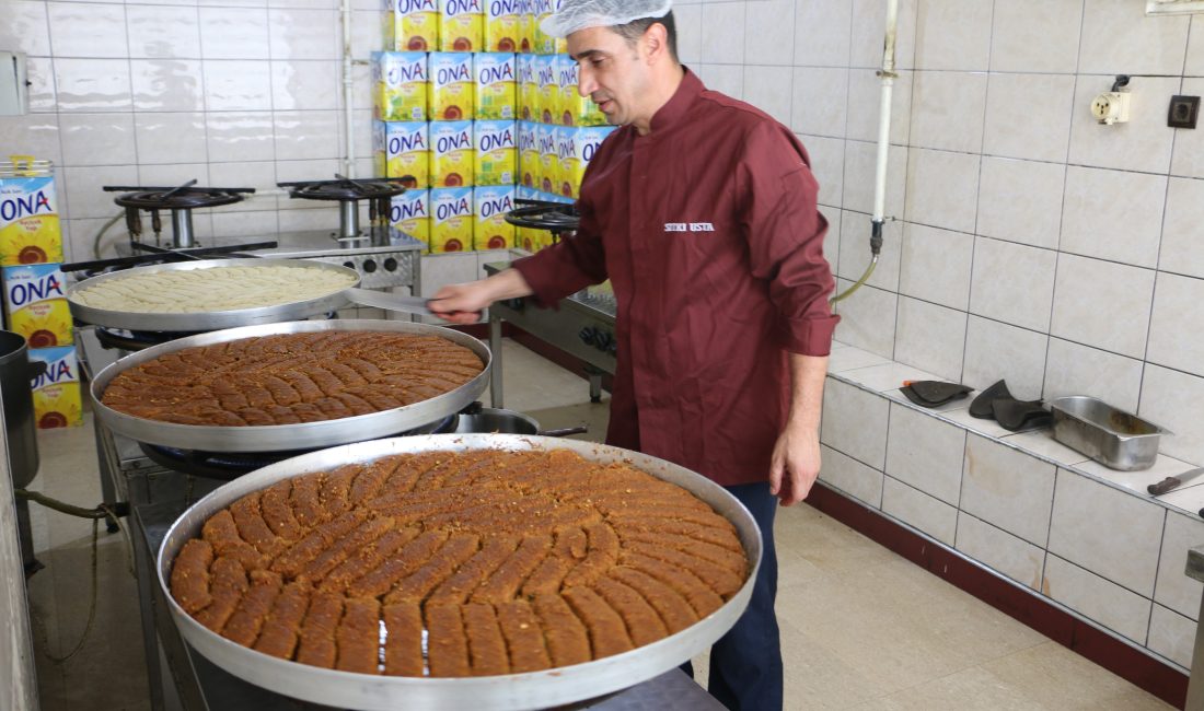 Diyarbakır’da tatlılar kurban bayramı için hazırlanıyor Diyarbakır'da Kurban bayramında tatlı