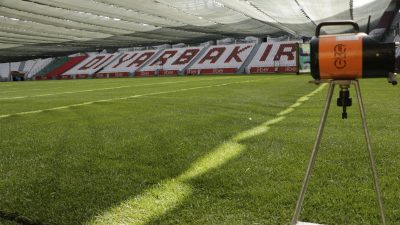 Vali Zorluoğlu: Diyarbakır Stadyumu Türkiye’nin en iyi sahalarından birisi olacak Diyarbakır Valisi Murat Zorluoğlu, zemin