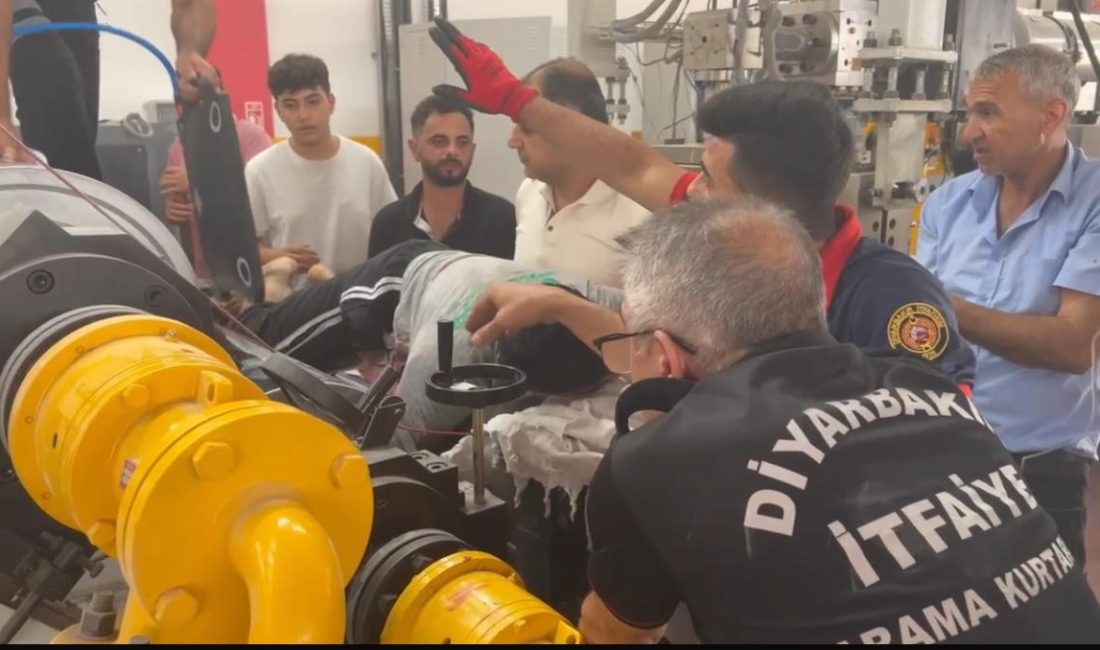 Diyarbakır’da elini levha kesme makinesine kaptıran işçi yaralandı Diyarbakır'da elini levha kesme