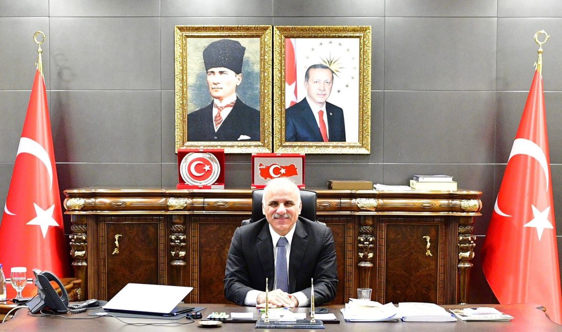 Vali Murat Zorluoğlu’ndan 15 Temmuz Demokrasi Ve Millî Birlik Günü mesajı Diyarbakır valisi Murat Zorluoğlu,