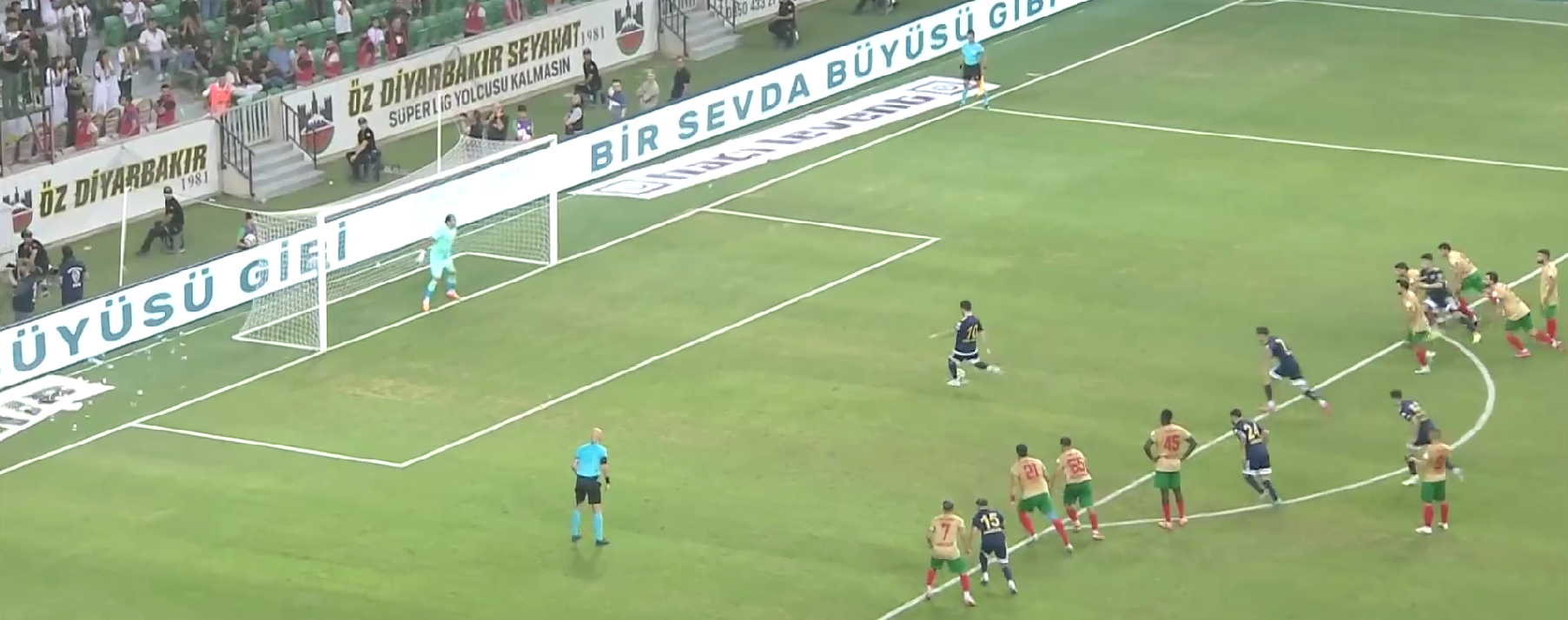 Amedspor evinde 1 puana razı oldu: Hakeme büyük tepki!