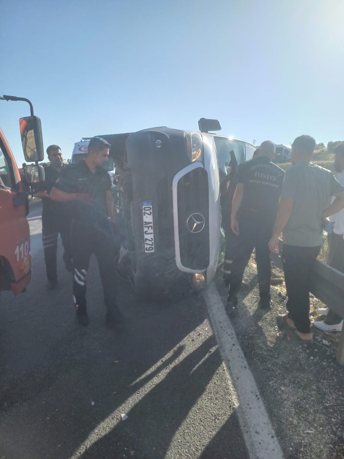 Diyarbakır’da minibüs devrildi: 1 ölü, 15 yaralı