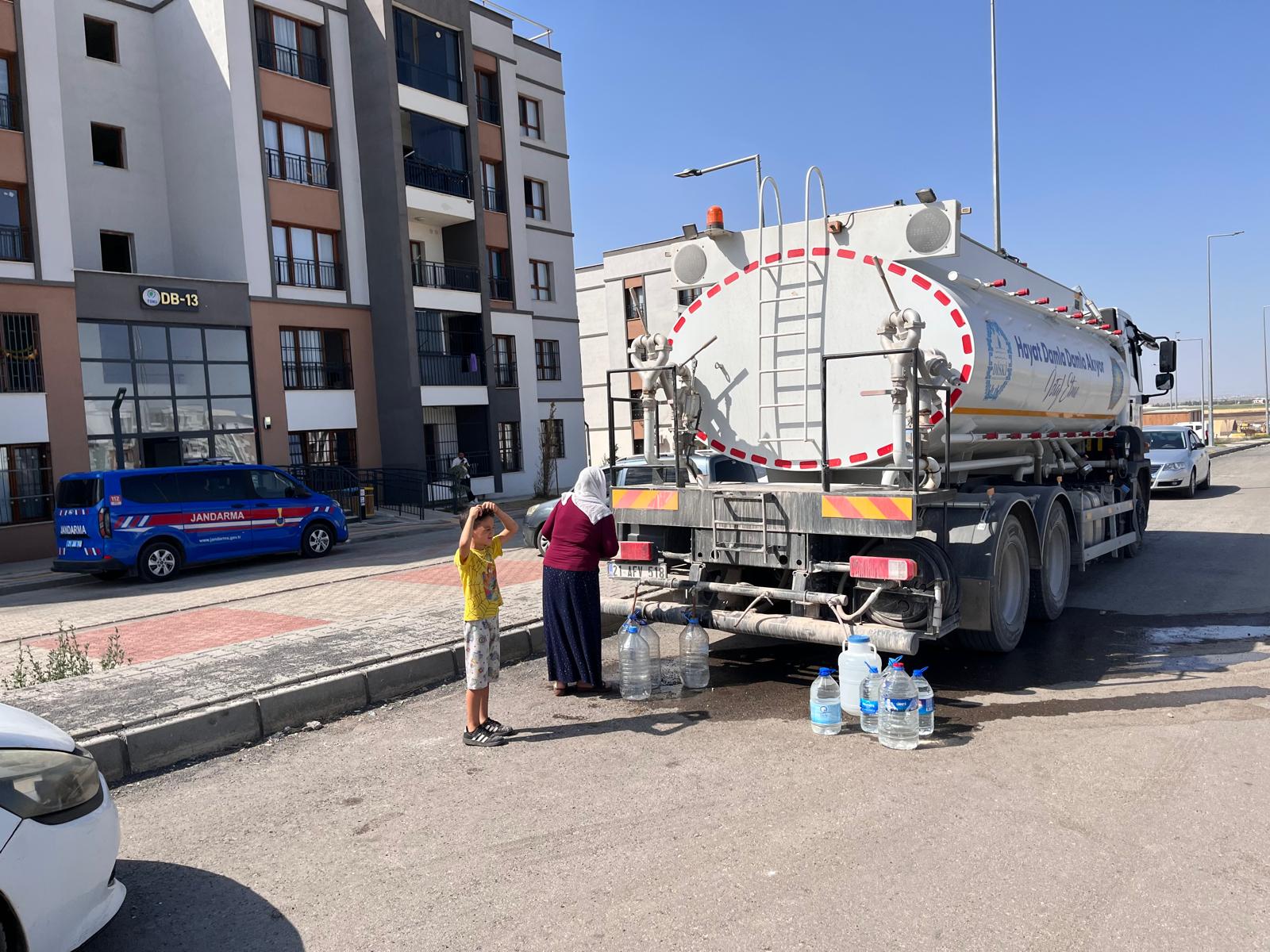 Yıkımdan kurtuldular, susuzluğa mahkum oldular!