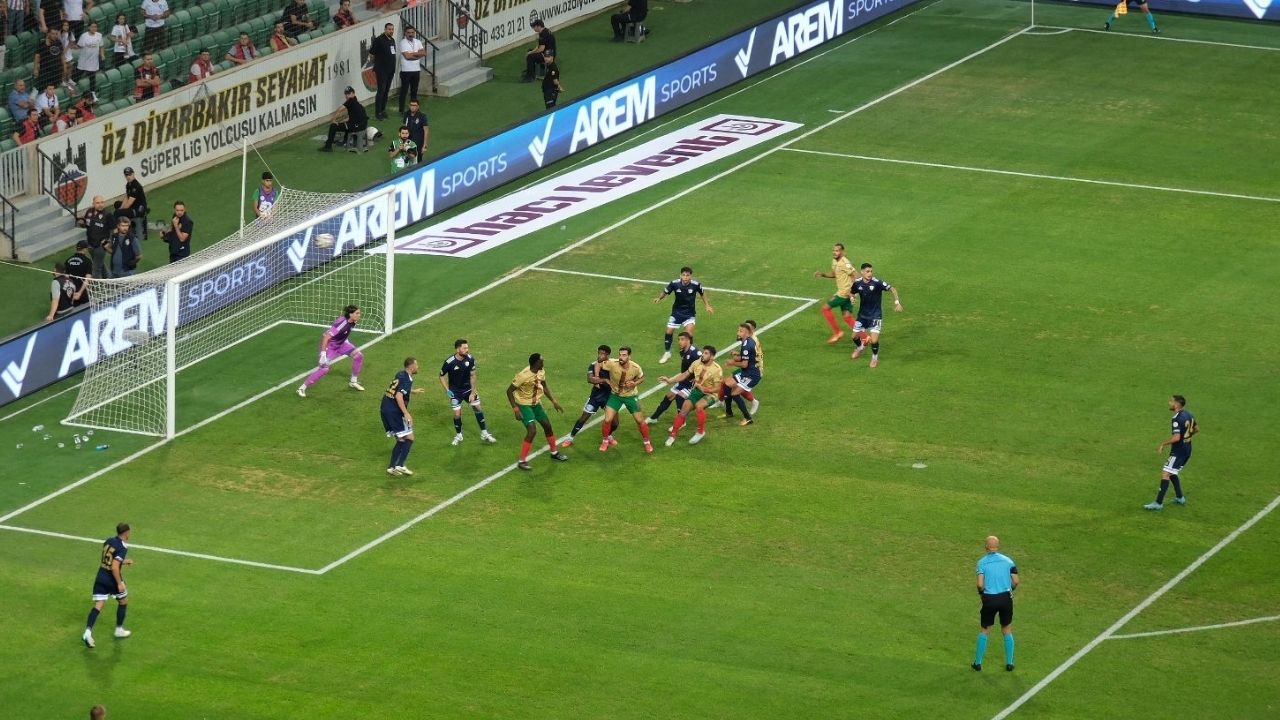 Amedspor evinde 1 puana razı oldu: Hakeme büyük tepki!