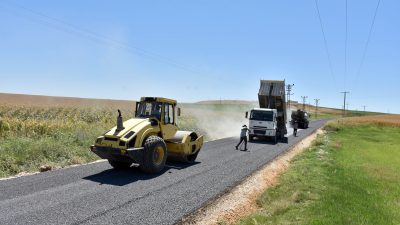 Çınar ve Bismil’i birbirine bağlayan yol asfaltlanıyor Diyarbakır Büyükşehir Belediyesi, Çınar ve