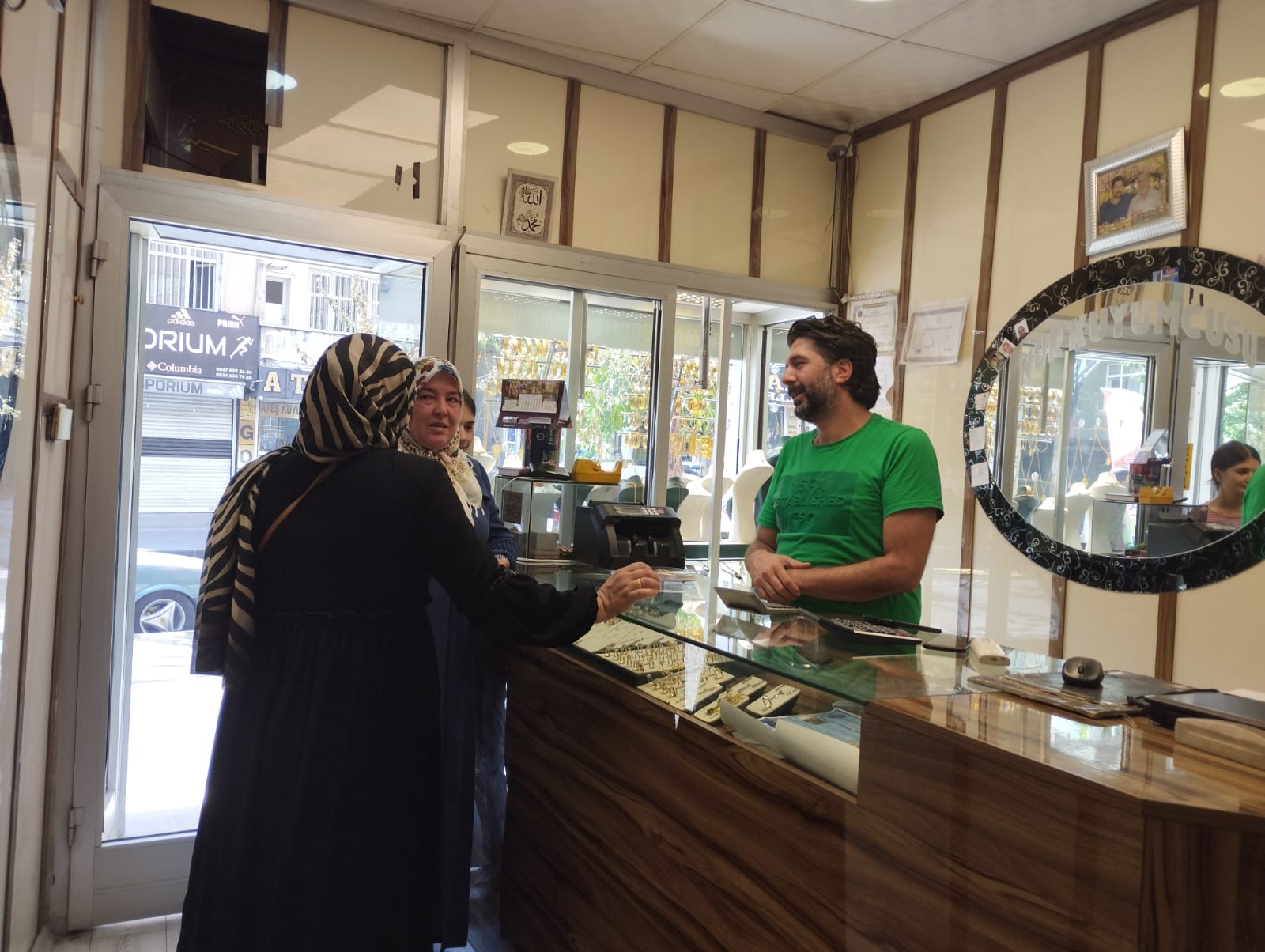 Altın fiyatlarındaki yükseliş genç çiftleri vurdu: Düğün hayalleri erteleniyor