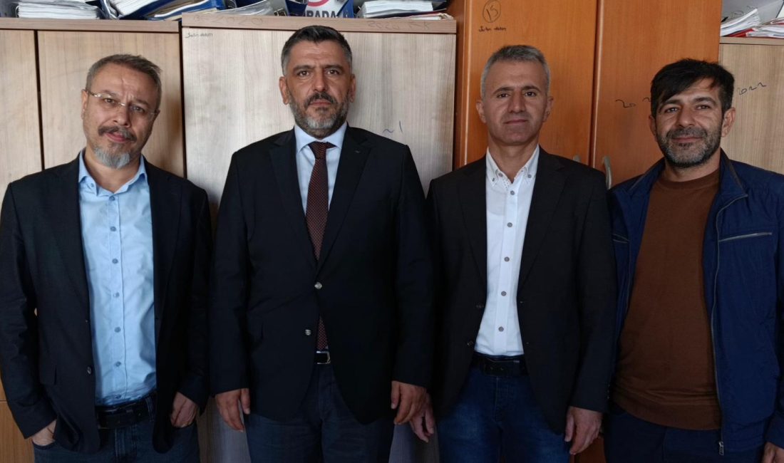 Gazetecilere saldırı davasında karar: 7 ay 15 gün hapis cezası Diyarbakır Ulu Cami Meydanı’nda haber